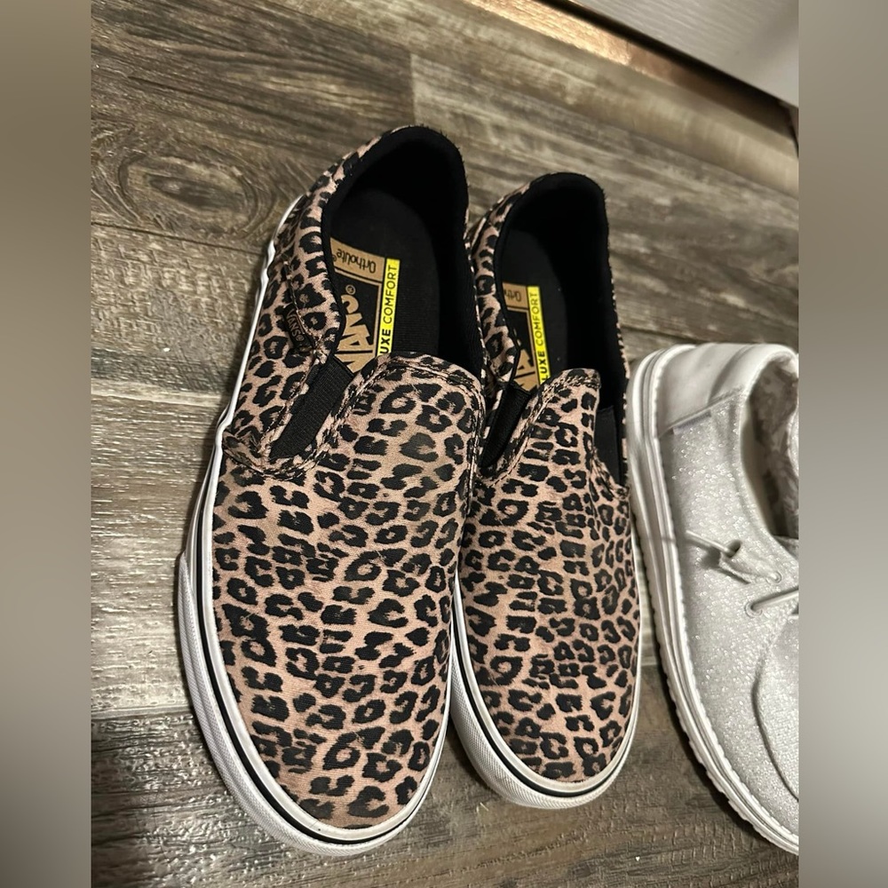 Leopard print vans women’s size 8.5 comfort deluxe